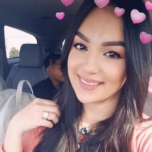 Meet your Posher, Yadira